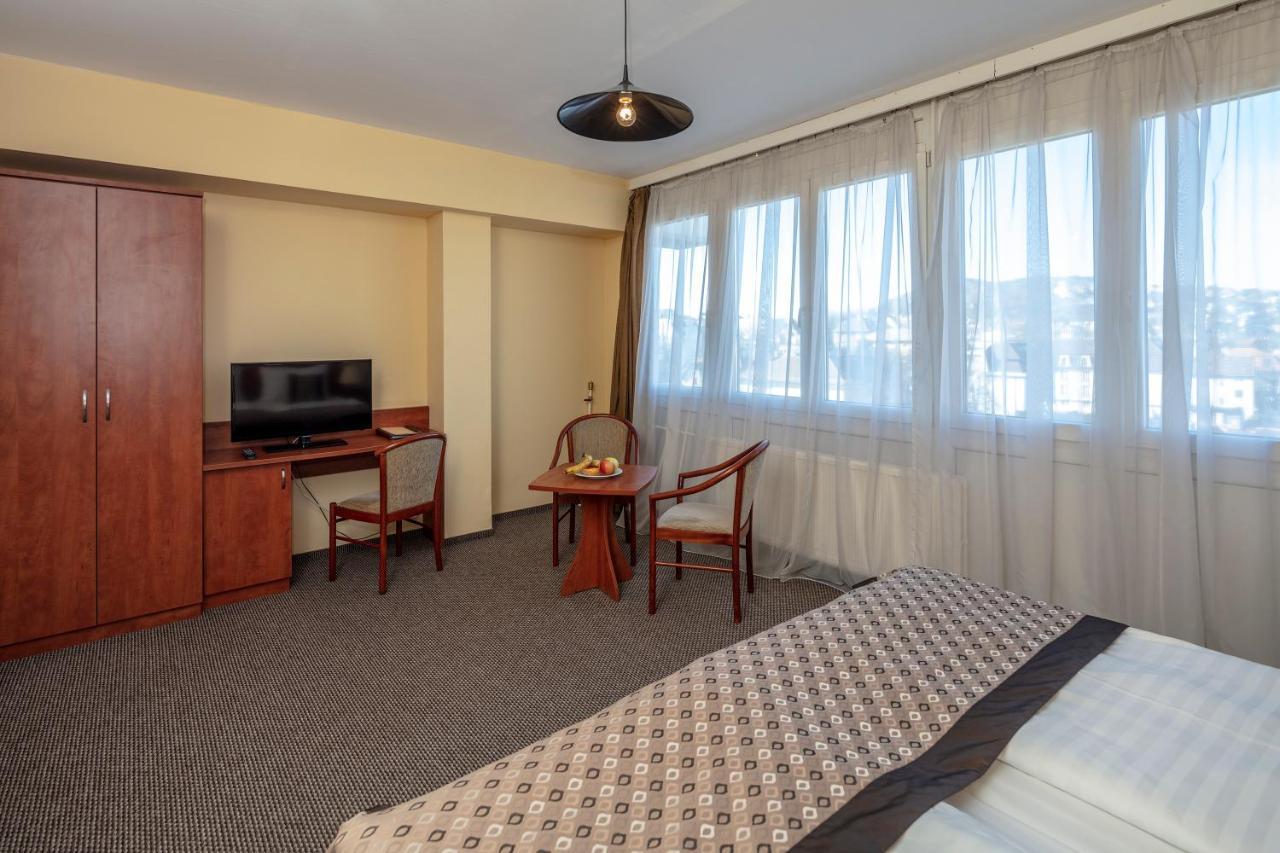 Hotel Charles Budapest Eksteriør bilde