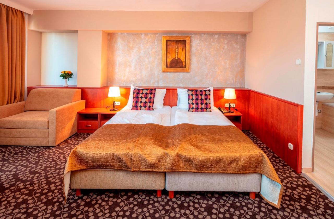 Hotel Charles Budapest Eksteriør bilde