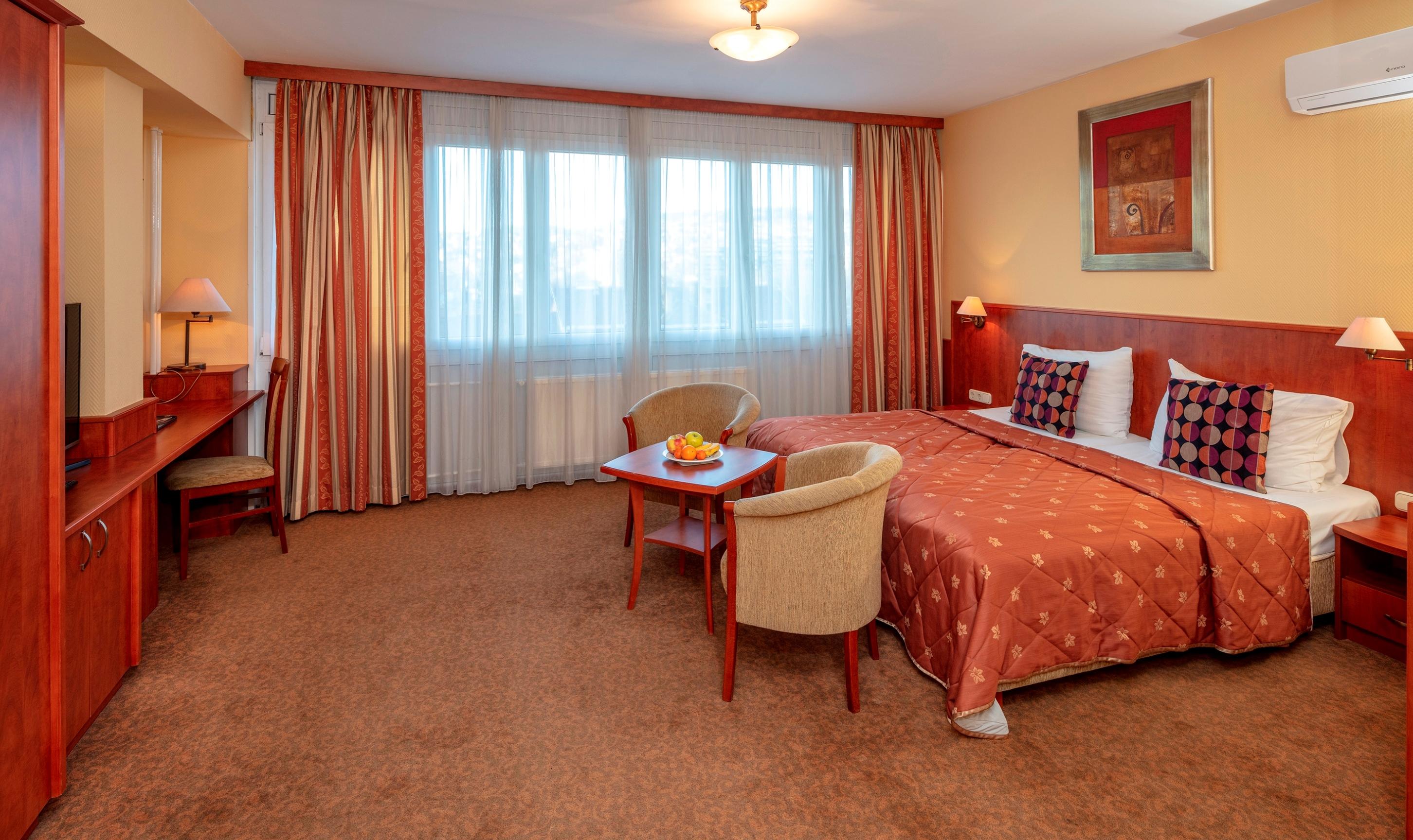 Hotel Charles Budapest Eksteriør bilde