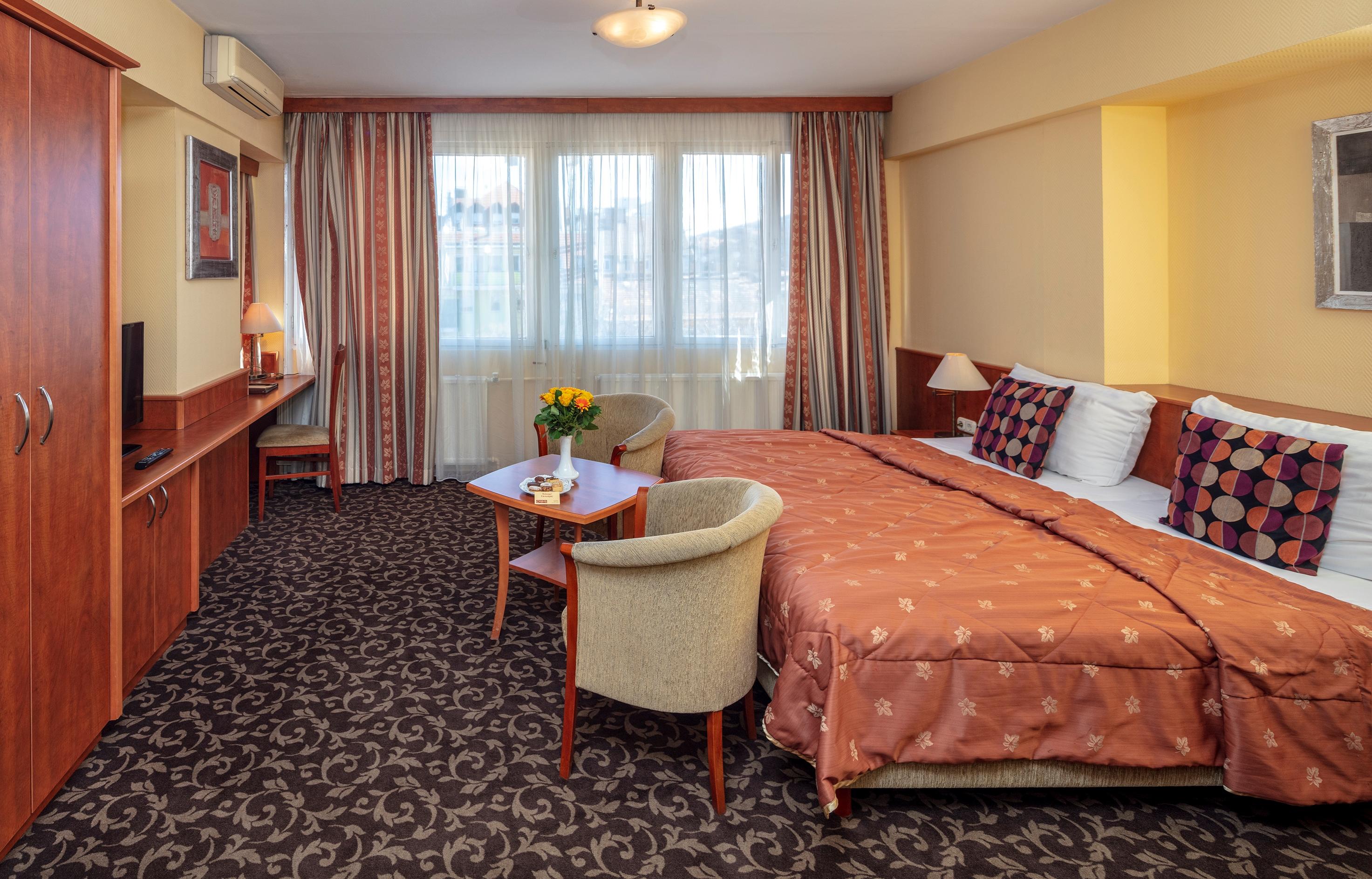 Hotel Charles Budapest Eksteriør bilde
