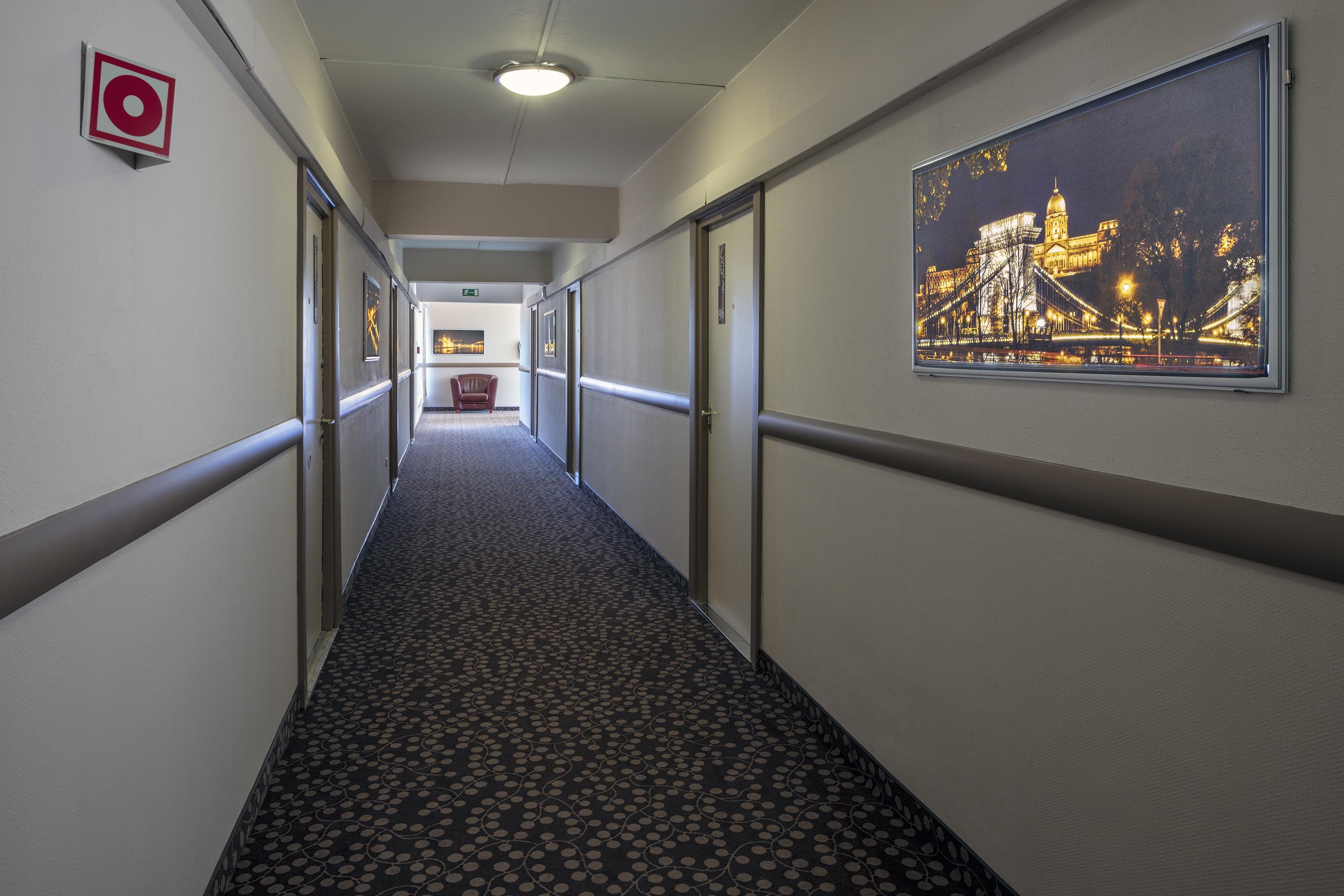 Hotel Charles Budapest Eksteriør bilde