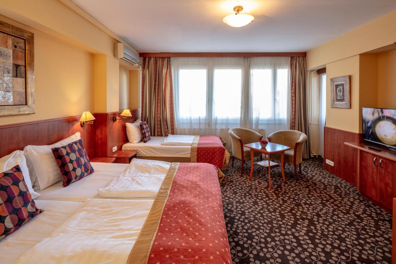 Hotel Charles Budapest Eksteriør bilde
